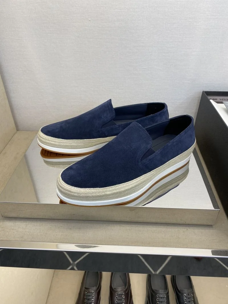 Functional Prada Low Shoes 35621