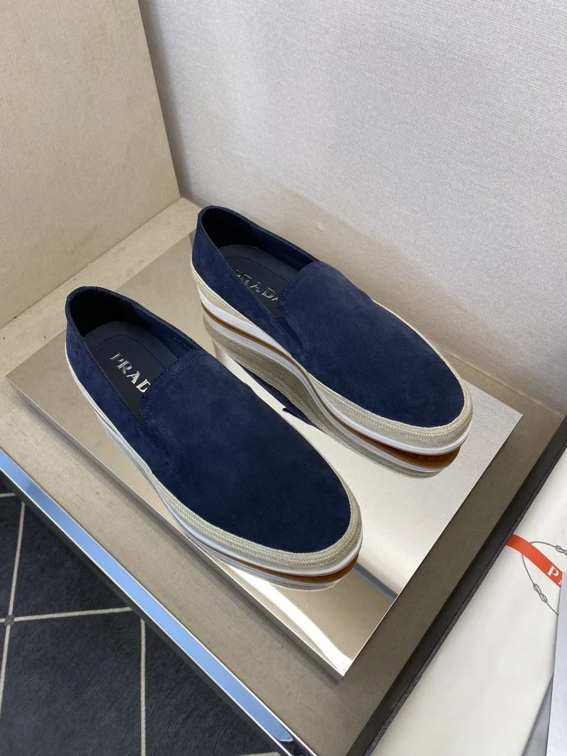 Functional Prada Low Shoes 35621
