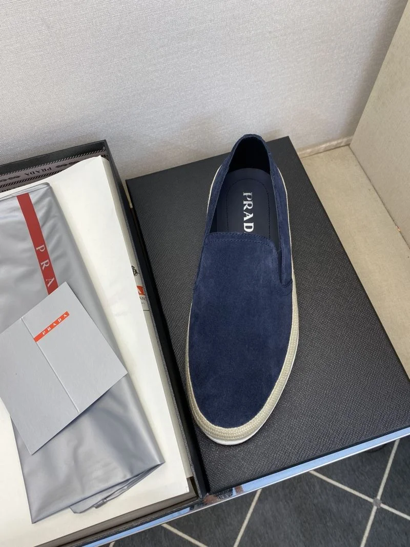 Functional Prada Low Shoes 35621