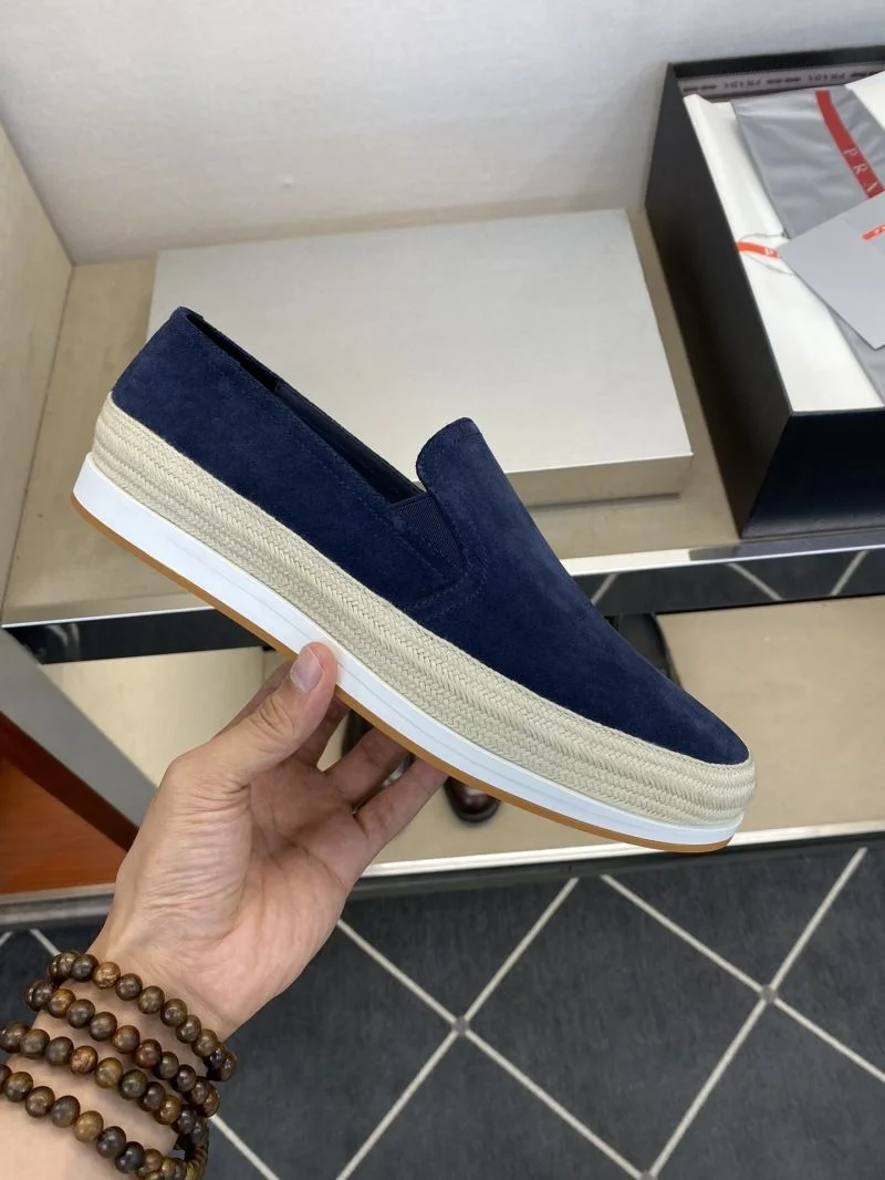 Functional Prada Low Shoes 35621