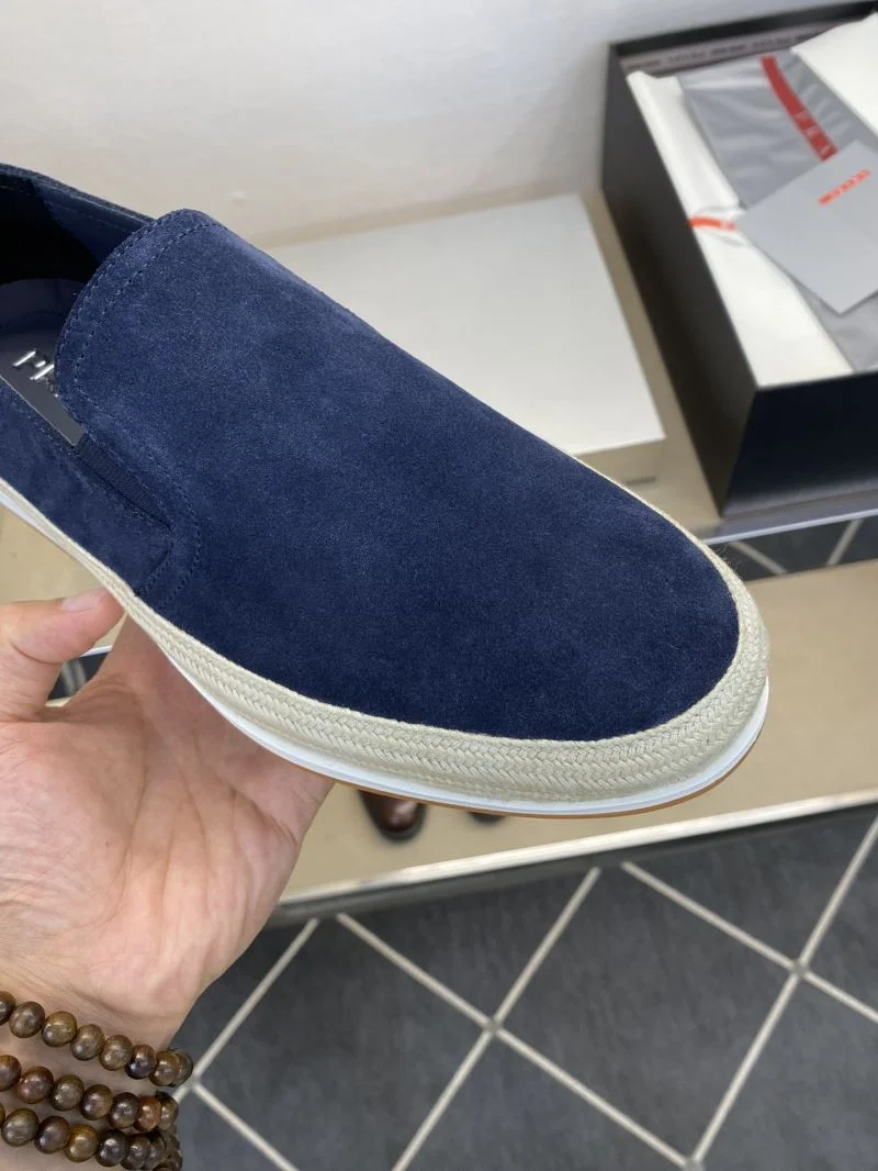 Functional Prada Low Shoes 35621