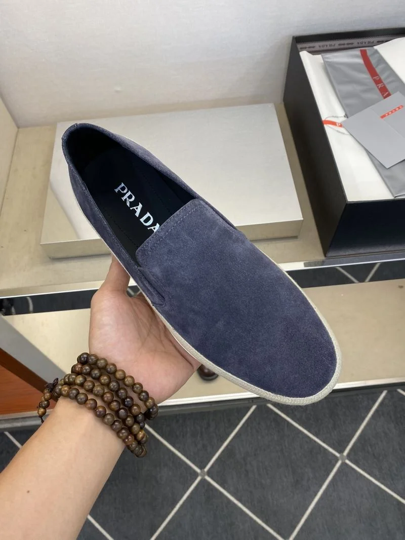 Resilient Prada Low Shoes 35601