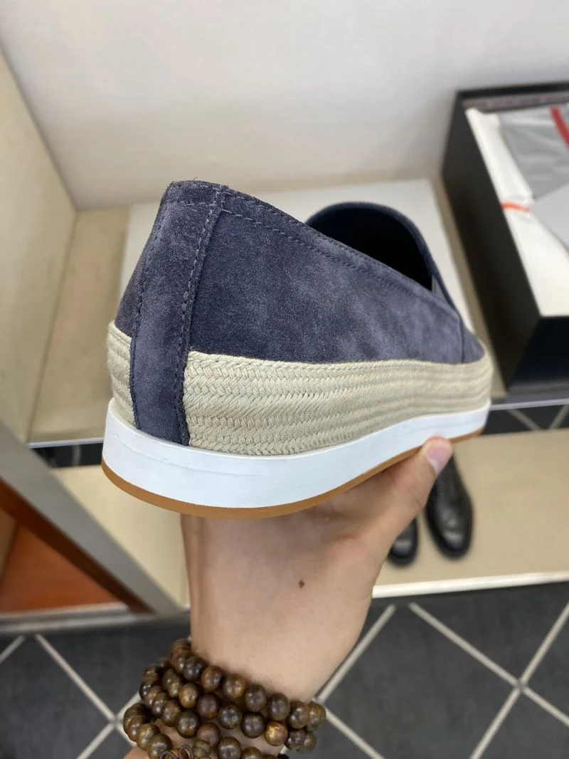 Resilient Prada Low Shoes 35601