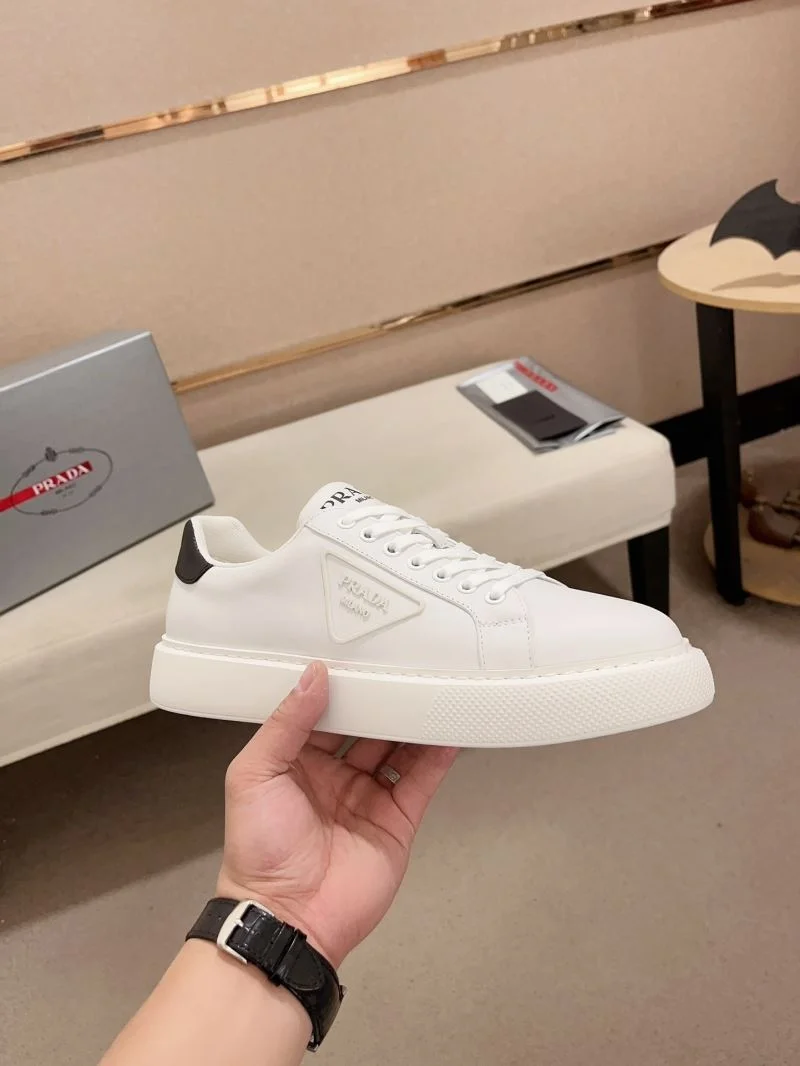 Prada Low Shoes Modern 35613