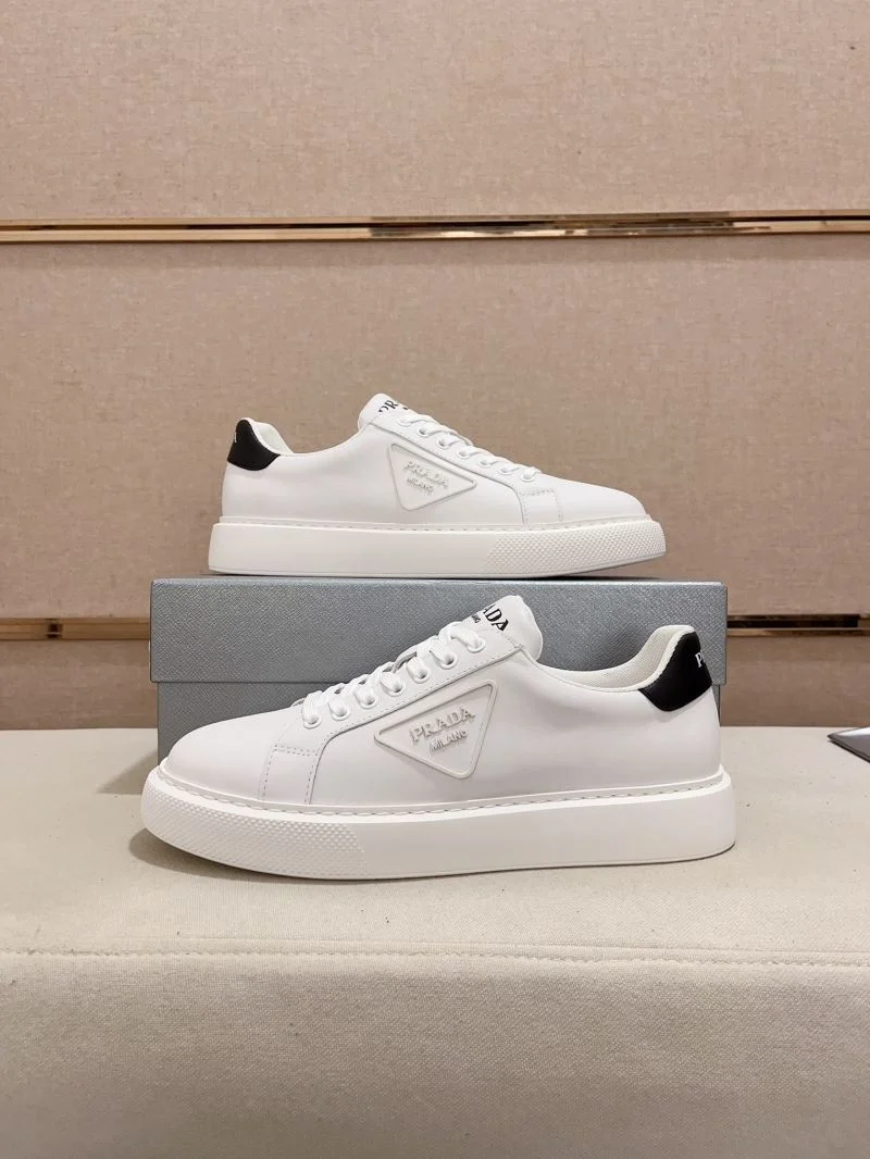 Prada Low Shoes Modern 35613