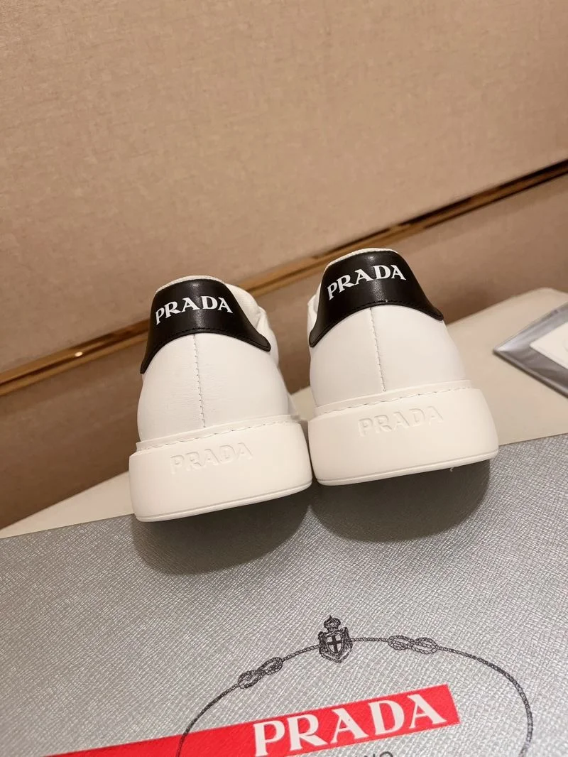 Prada Low Shoes Modern 35613