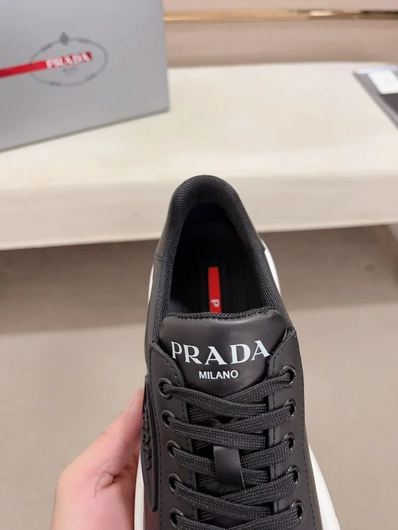 Elegant Prada Low Shoes 35616