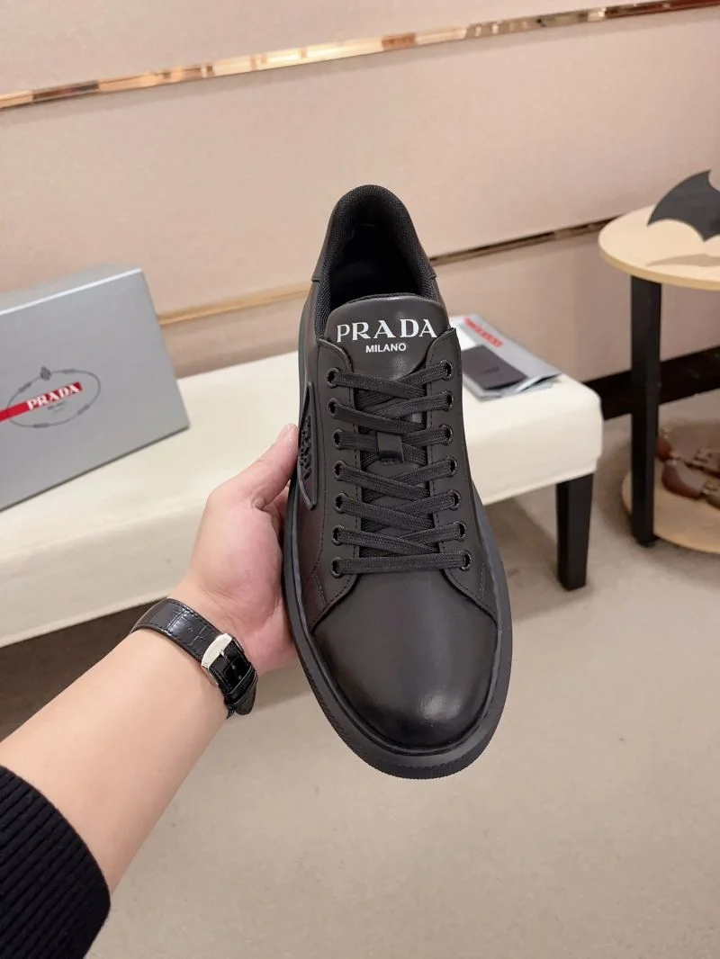 Prada Low Shoes DailyWear 35607