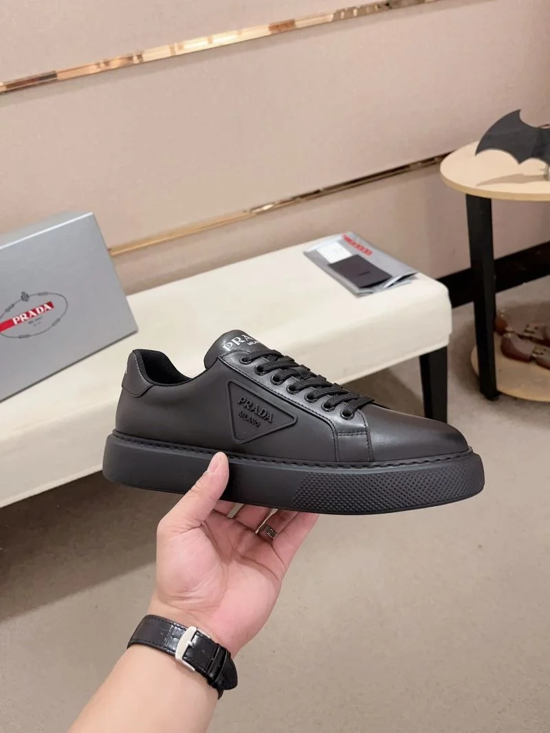 Prada Low Shoes DailyWear 35607