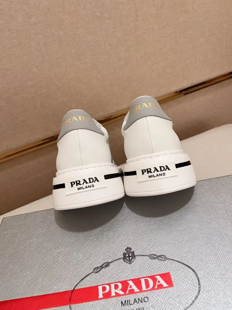 Prada Low Shoes Neat 35605