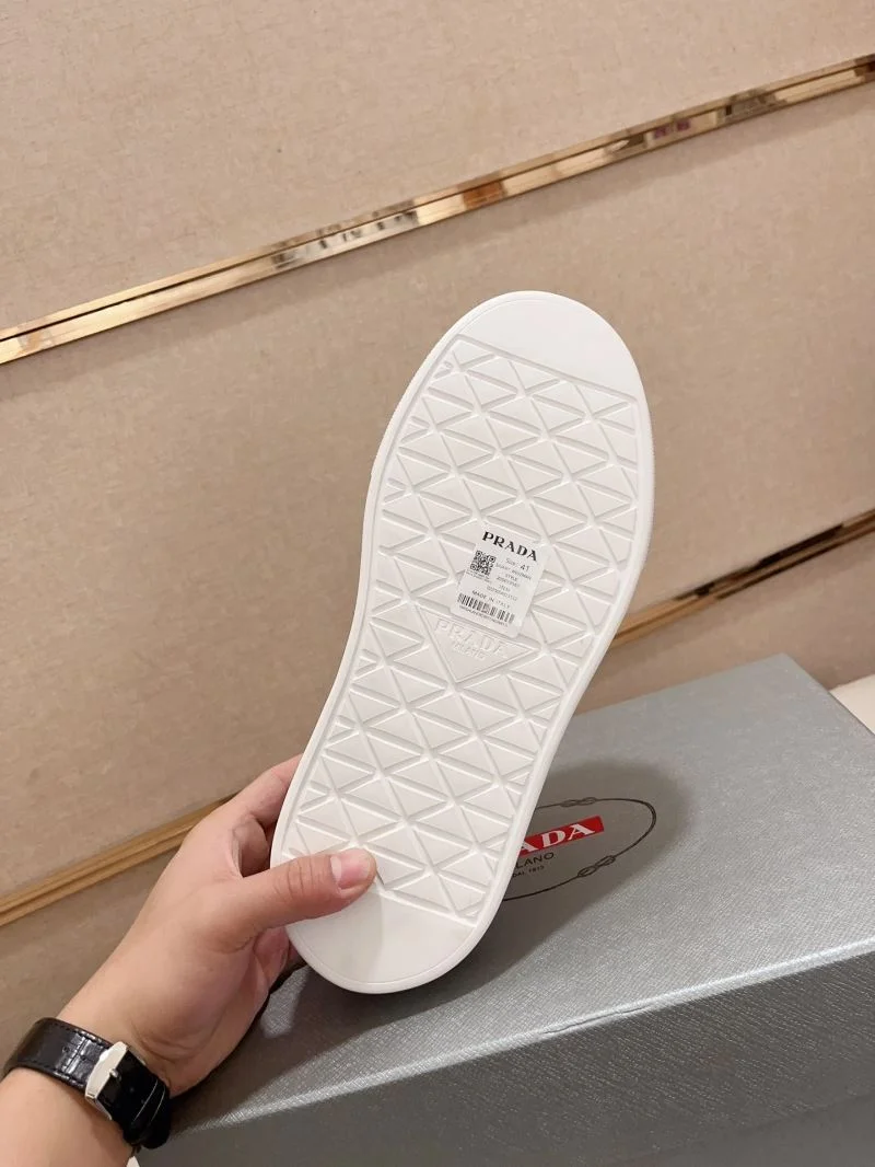 Prada Low Shoes Neat 35605