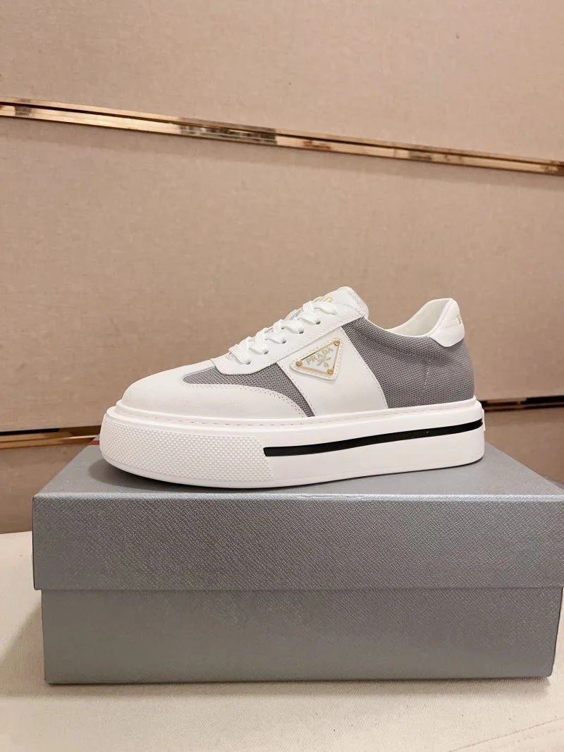 Prada Low Shoes Youthful 35619