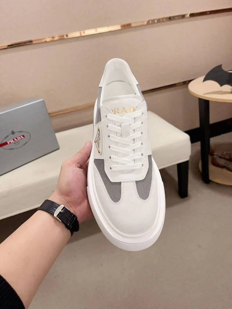 Prada Low Shoes Youthful 35619