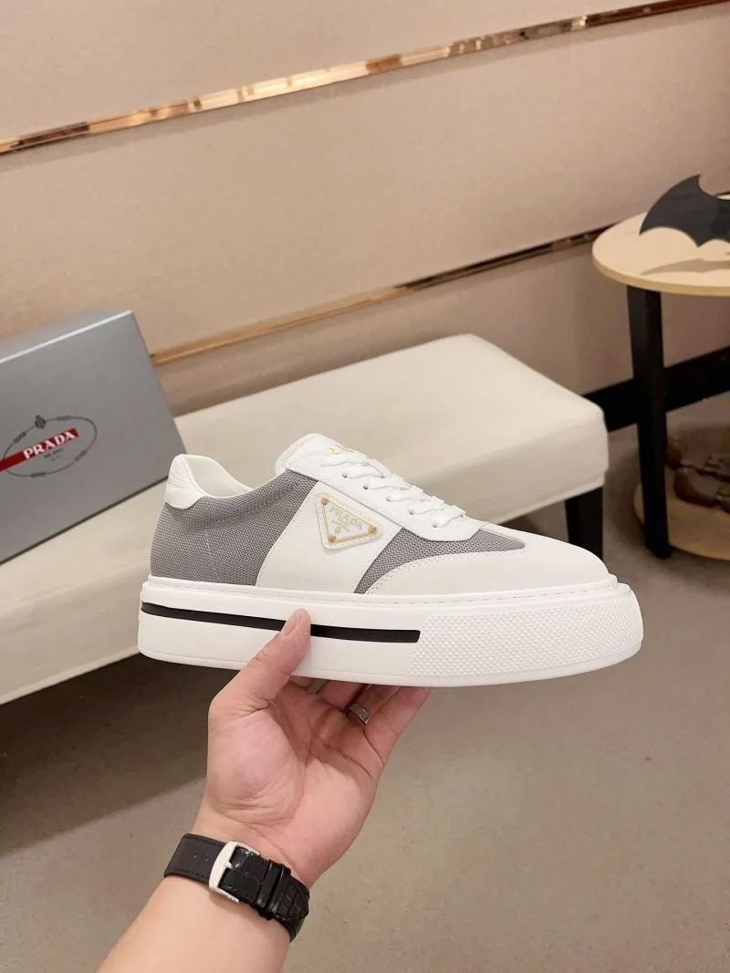 Prada Low Shoes Youthful 35619