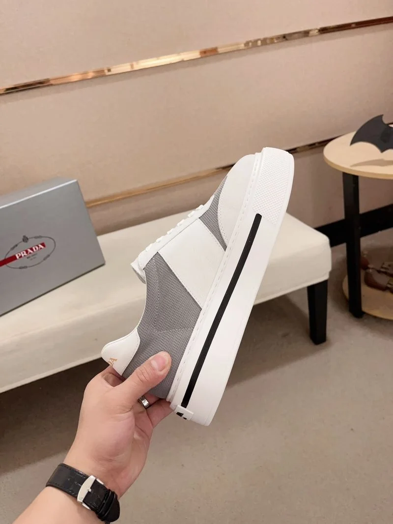 Prada Low Shoes Youthful 35619
