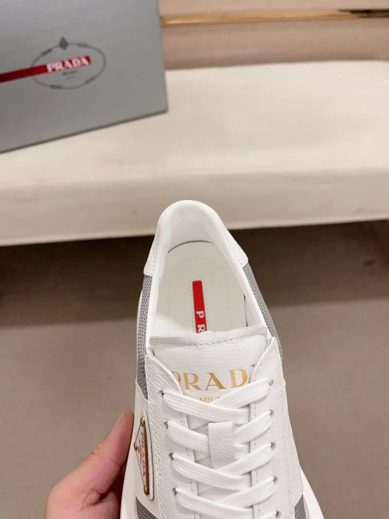 Prada Low Shoes Youthful 35619
