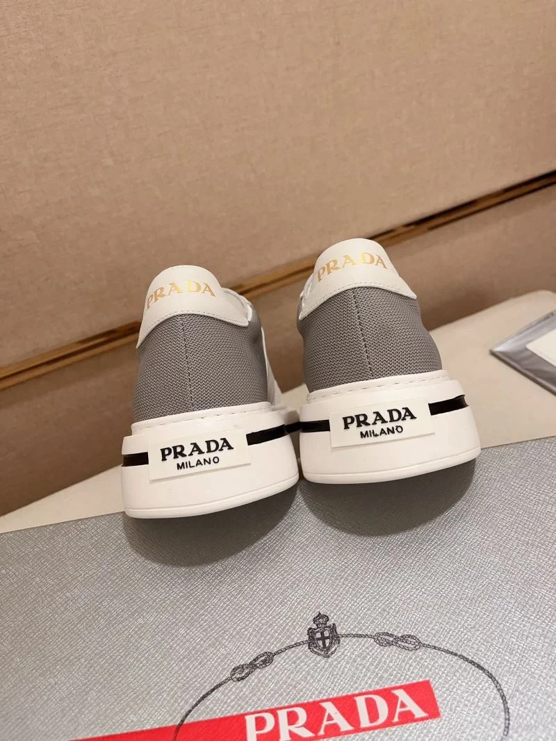 Prada Low Shoes Youthful 35619