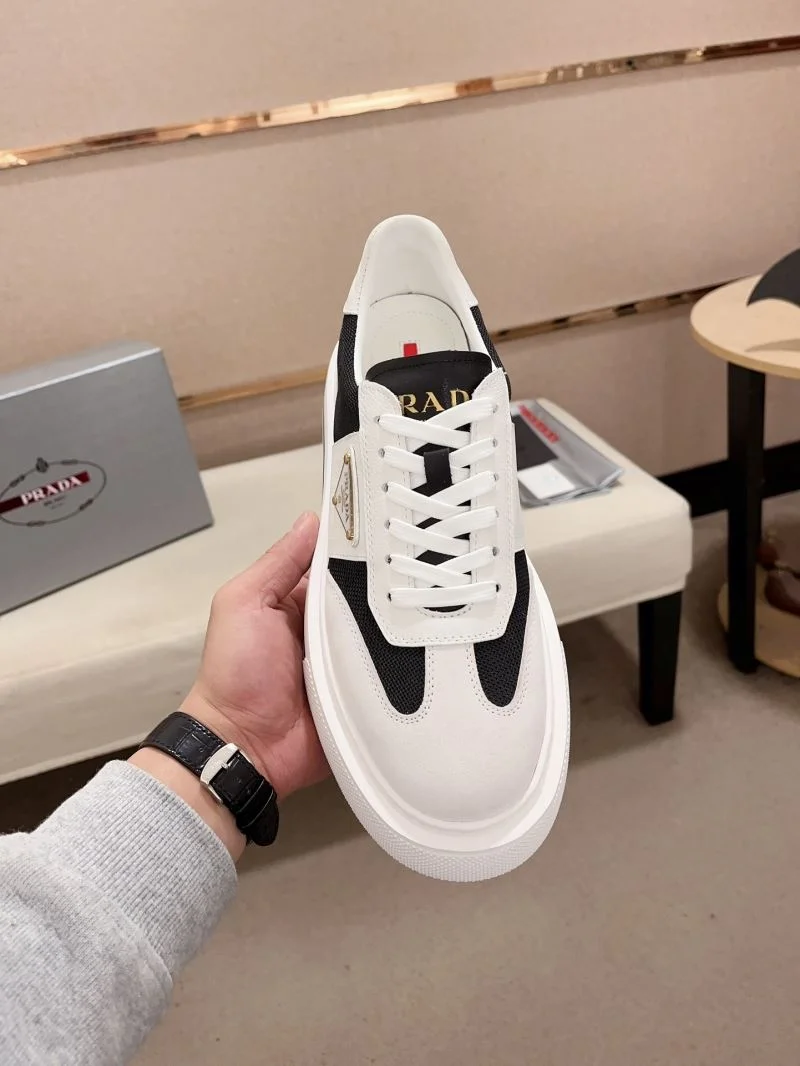 Prada Low Shoes Lightweight 35611
