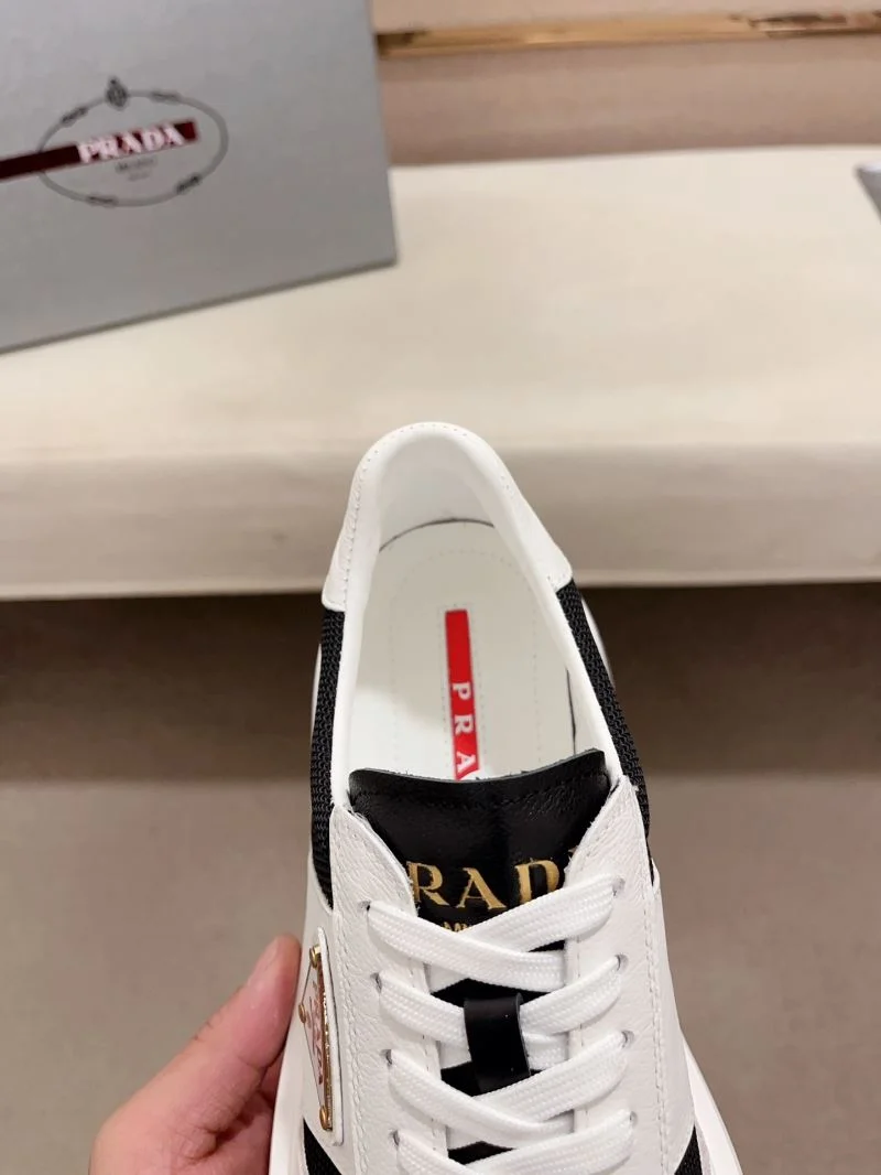 Prada Low Shoes Lightweight 35611
