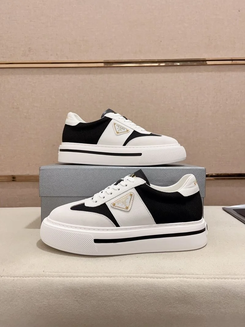 Prada Low Shoes Lightweight 35611