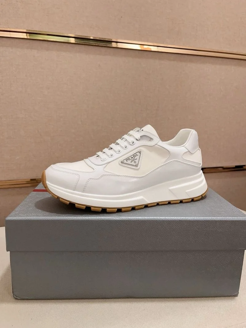 EyeCatching Prada Low Shoes 35597