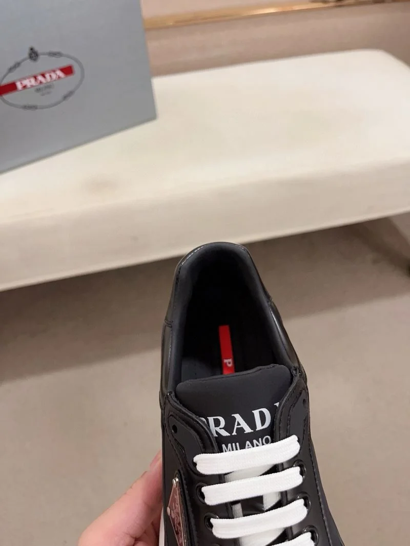 Prada Low Shoes Premium 35586