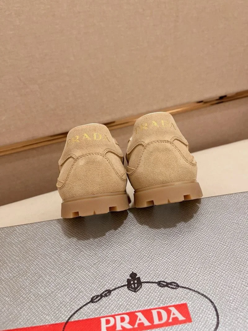 Timeless Prada Low Shoes 35588