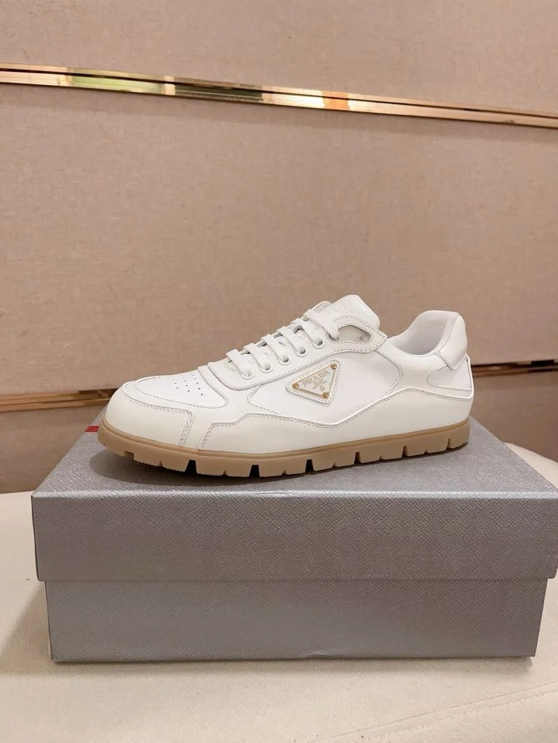 Supportive Prada Low Shoes 35584