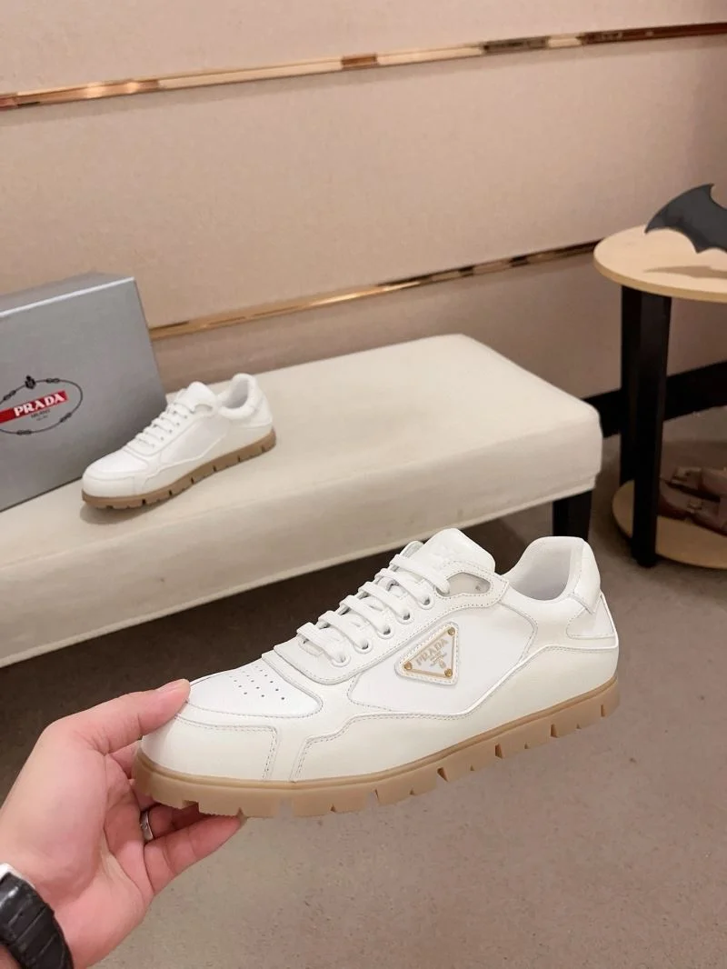 Supportive Prada Low Shoes 35584