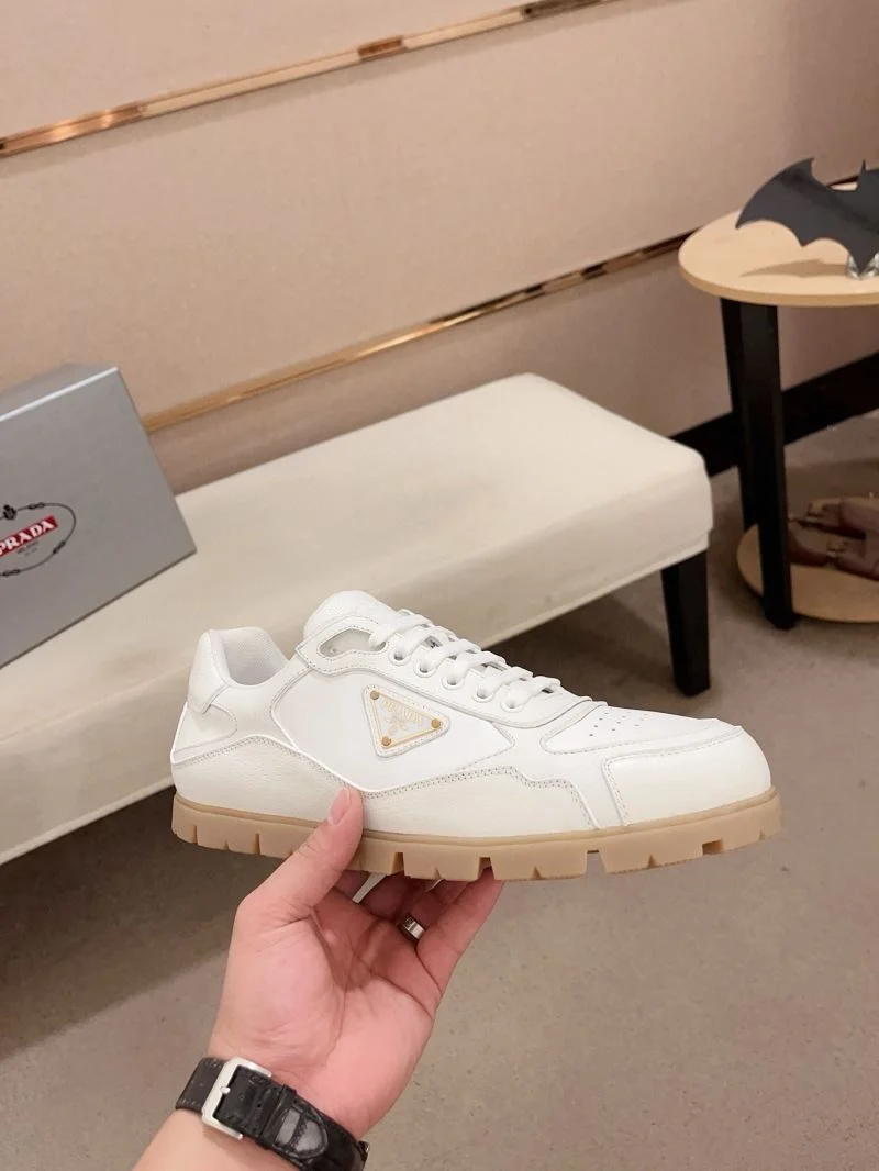 Supportive Prada Low Shoes 35584