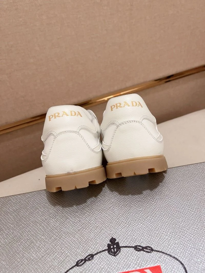 Supportive Prada Low Shoes 35584