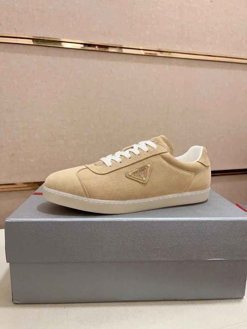 Prada Low Shoes Trendsetting 35583