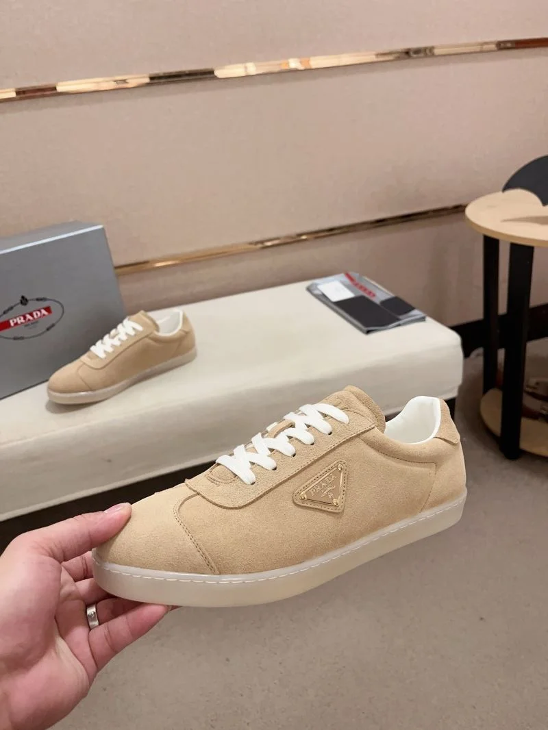 Prada Low Shoes Trendsetting 35583