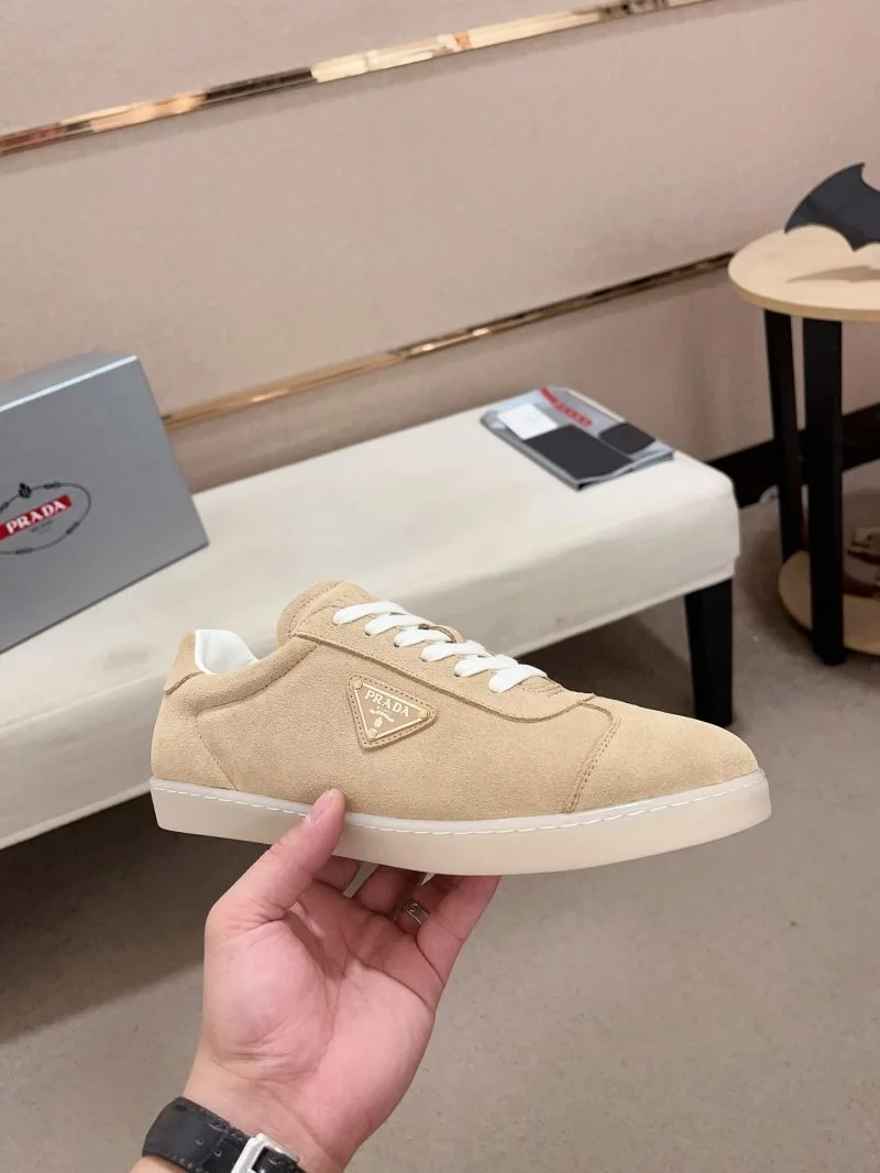 Prada Low Shoes Trendsetting 35583