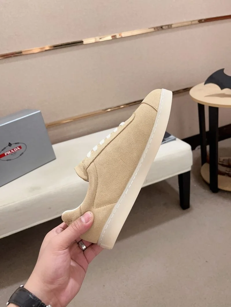 Prada Low Shoes Trendsetting 35583