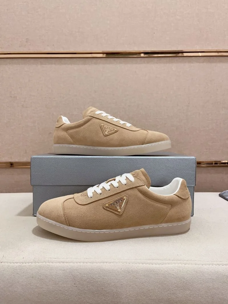 Prada Low Shoes Trendsetting 35583