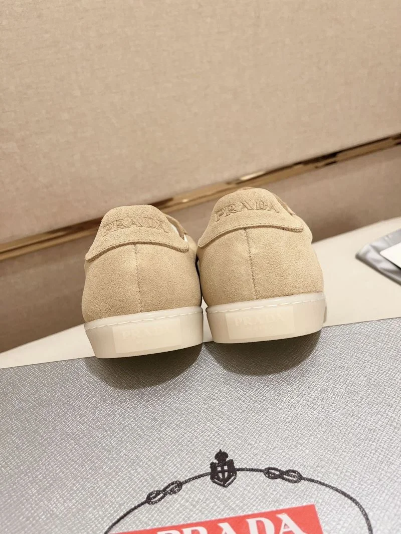 Prada Low Shoes Trendsetting 35583