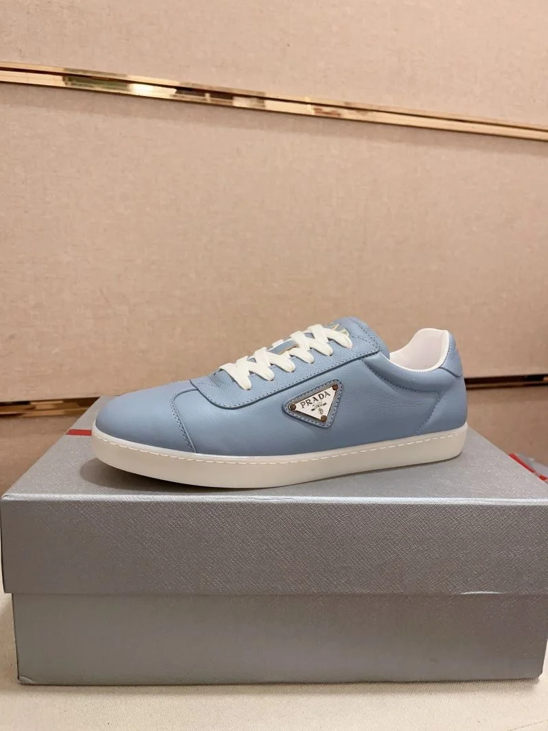 Minimalist Prada Low Shoes 35574