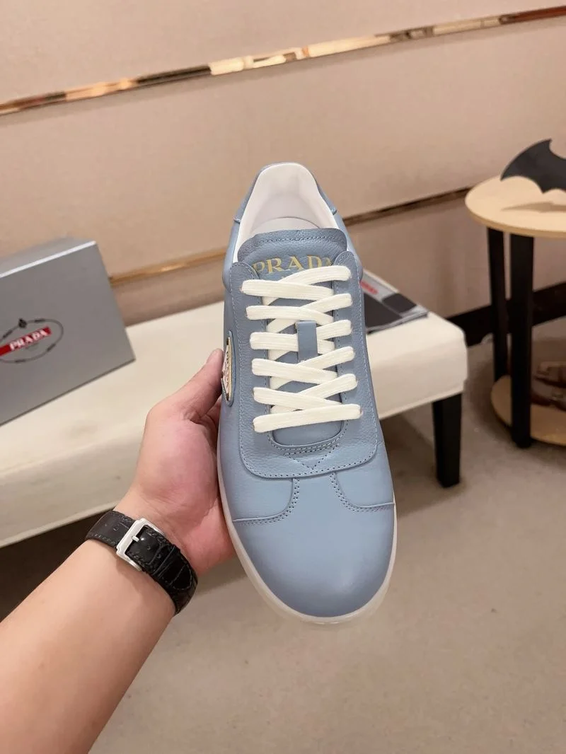 Minimalist Prada Low Shoes 35574