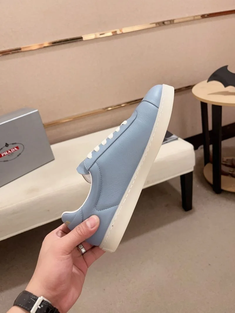 Minimalist Prada Low Shoes 35574