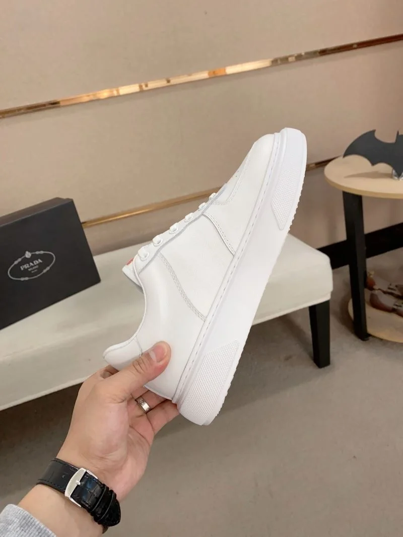 Functional Prada Low Shoes 35577