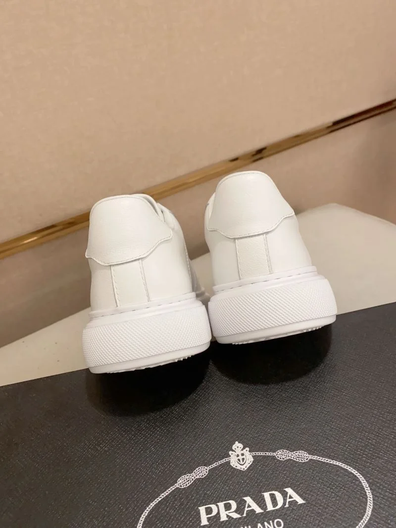 Functional Prada Low Shoes 35577
