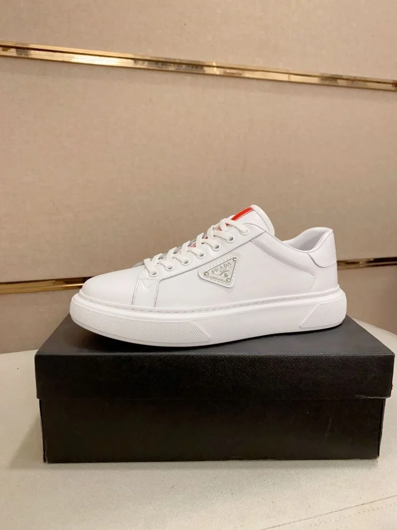 Stylish Prada Low Shoes 35567