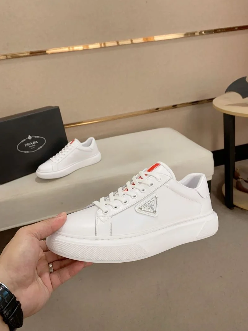 Stylish Prada Low Shoes 35567