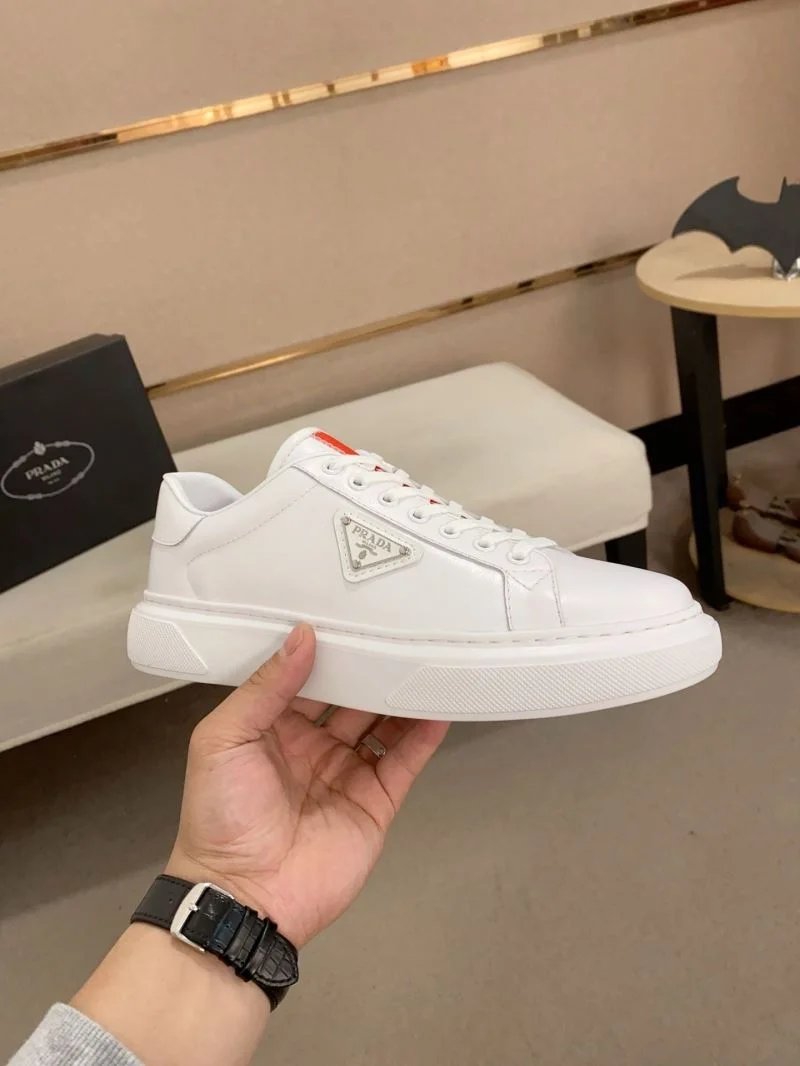 Stylish Prada Low Shoes 35567