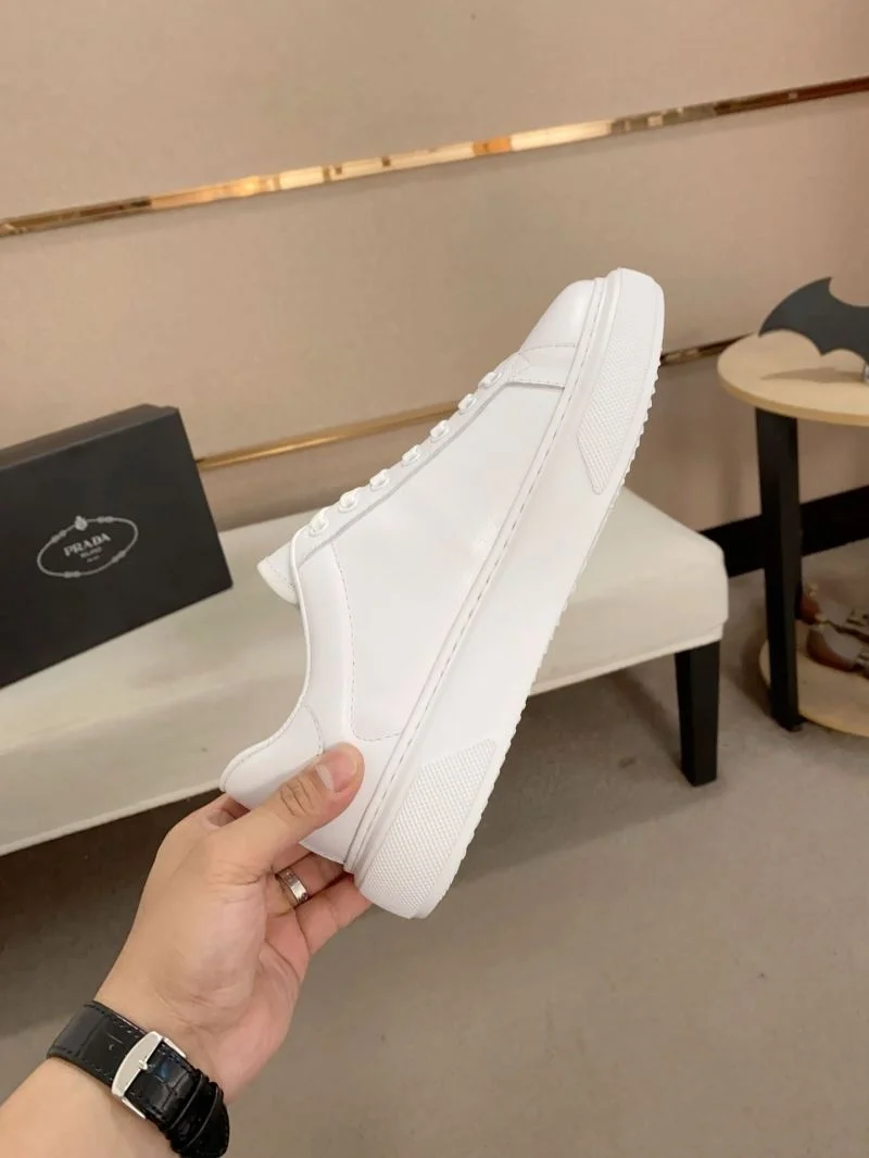 Stylish Prada Low Shoes 35567