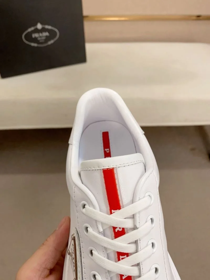 Stylish Prada Low Shoes 35567