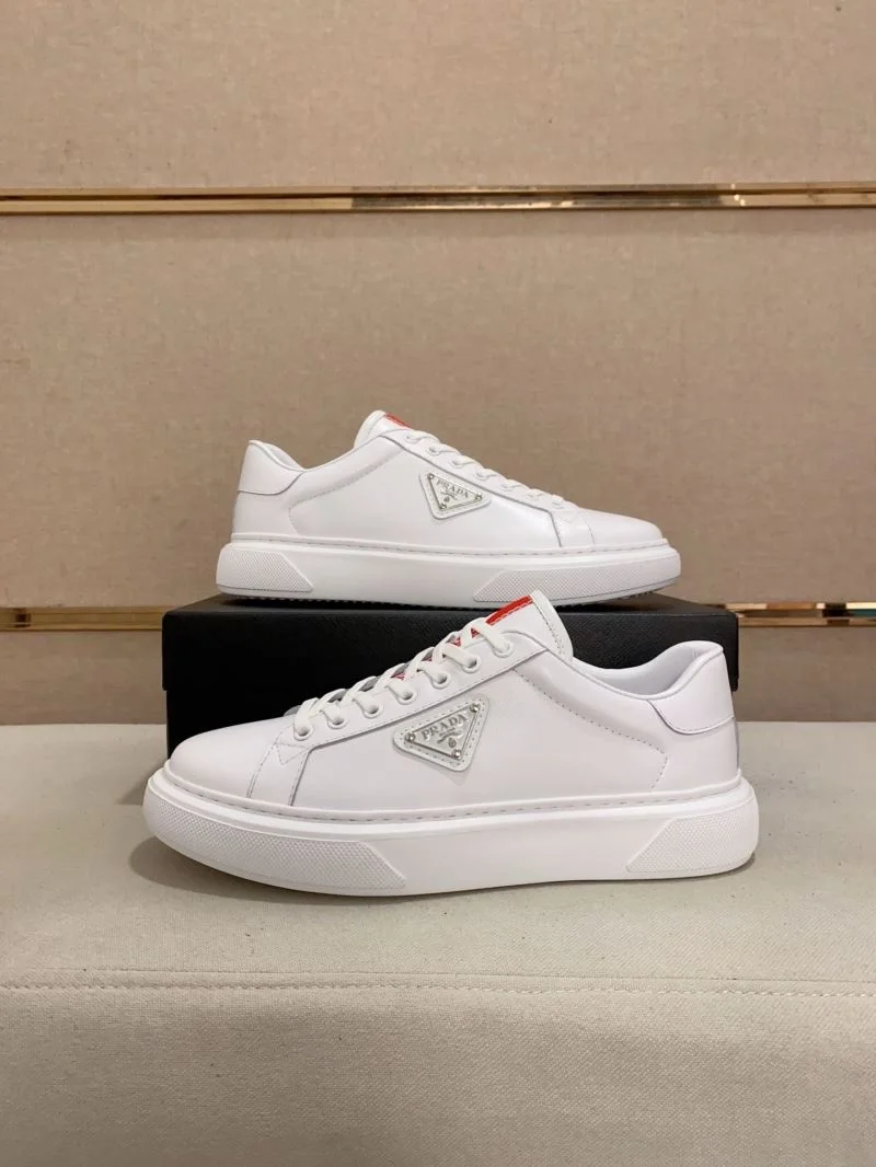 Stylish Prada Low Shoes 35567
