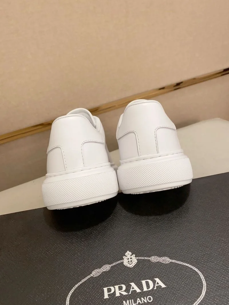 Stylish Prada Low Shoes 35567
