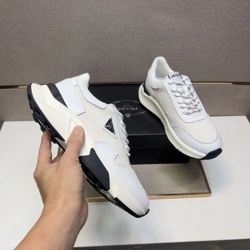 Prada Low Shoes Premium 35579